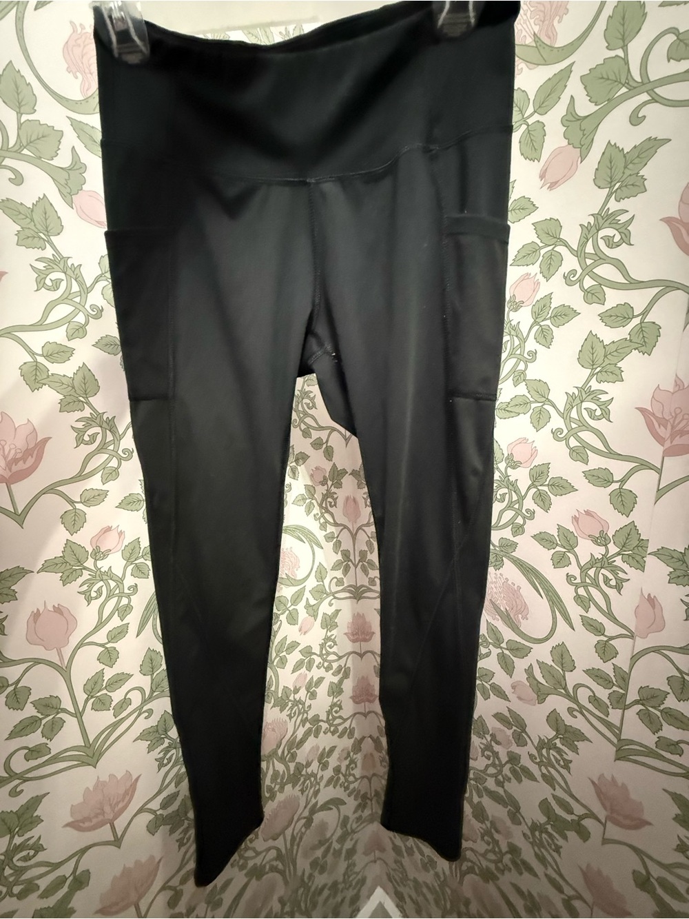 Amazon Black High-Waist Leggings with Side Pockets - M
